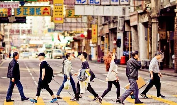 香港新移民在香港读研（香港新移民子女如何准备插班呢）